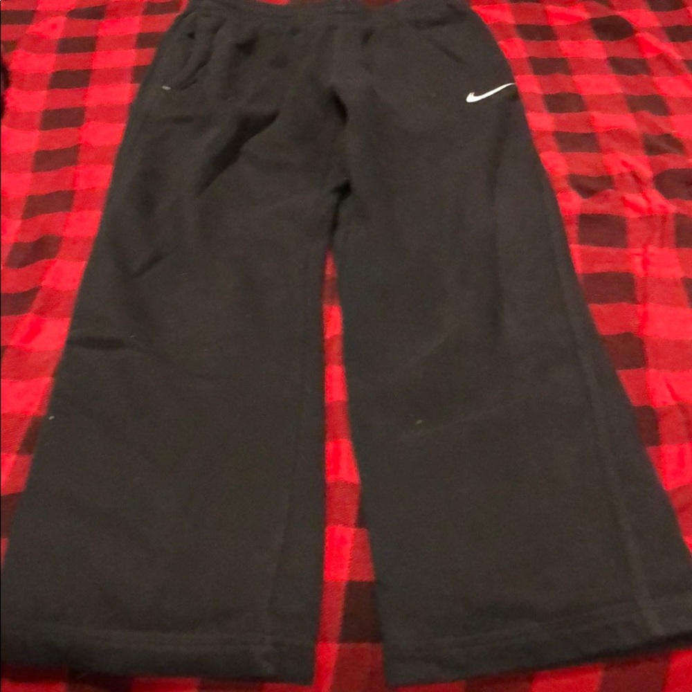 Nike boys sweatpants.  Black size medium